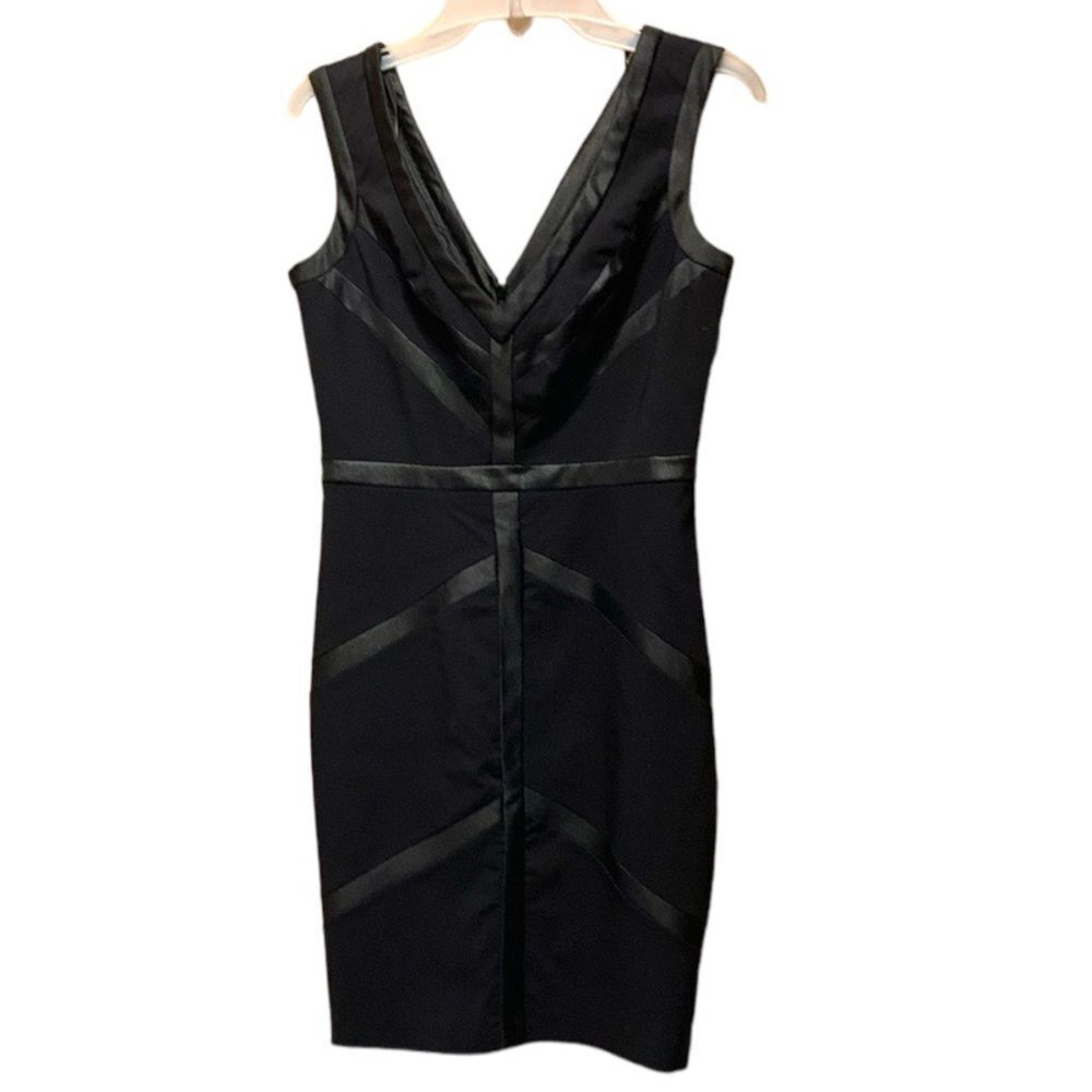 XOXO Women’s Black Bodycon V-neck Tank Cocktail Evening midi Dress Size 3/4 NWT